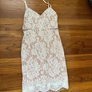 White lace bodycon sleeveless Tobi dress
